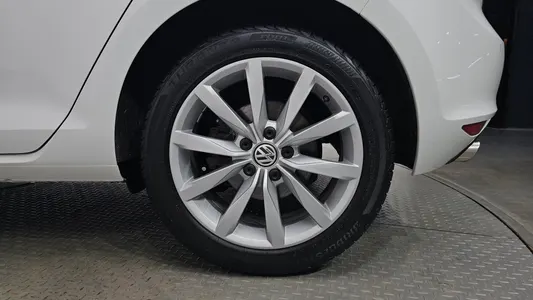 Volkswagen 7 2.0 TDI 2015 22