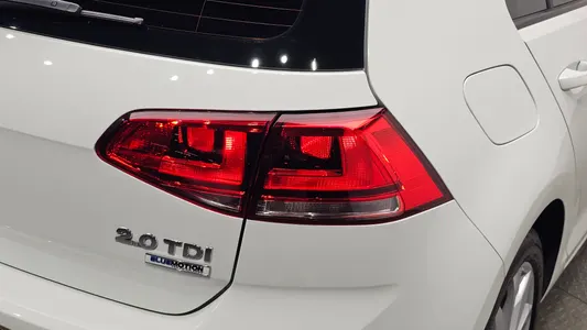 Volkswagen 7 2.0 TDI 2015 24