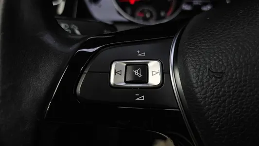 Volkswagen 7 2.0 TDI 2015 29