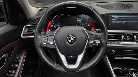BMW 3 Series (G20) 330e 2020 13