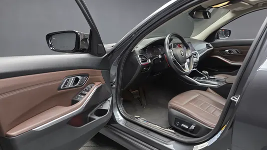 BMW 3 Series (G20) 330e 2020 10