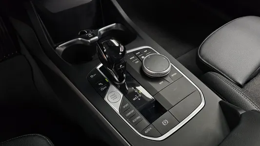 BMW 1 Series (F40) 118d 2020 9