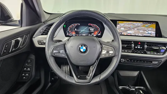BMW 1 Series (F40) 118d 2020 13