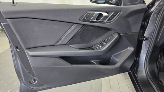 BMW 1 Series (F40) 118d 2020 24