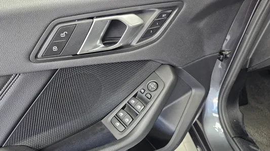 BMW 1 Series (F40) 118d 2020 27