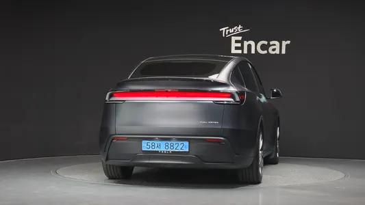 Tesla Y AWD 2025 4