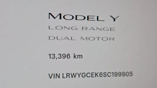 Tesla Y AWD 2025 8