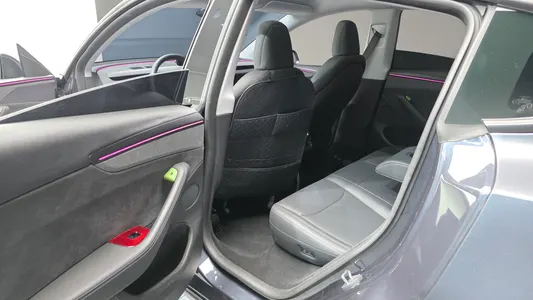 Tesla Y AWD 2025 11