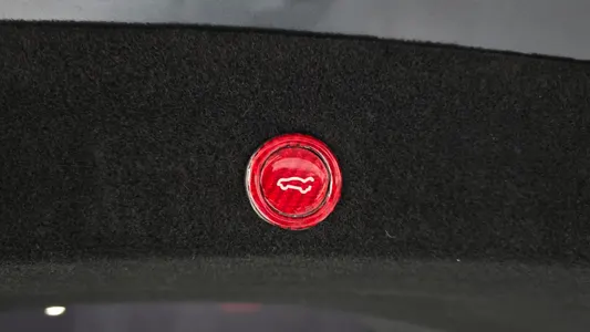 Tesla Y AWD 2025 20