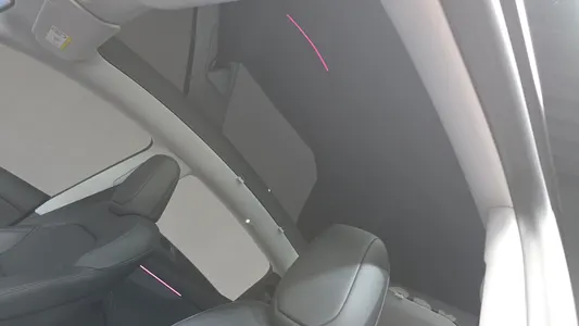 Tesla Y AWD 2025 19