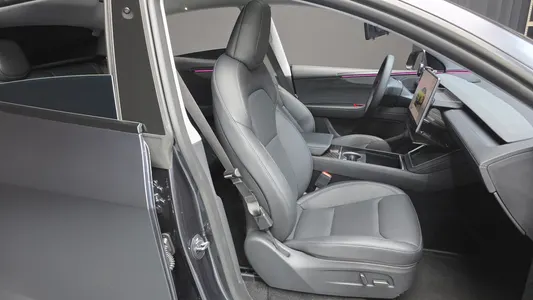 Tesla Y AWD 2025 26