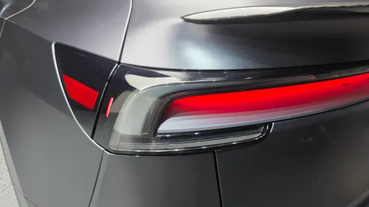 Tesla Y AWD 2025 23