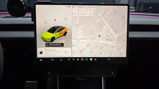 Tesla Y AWD 2025 27