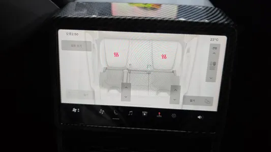 Tesla Y AWD 2025 29