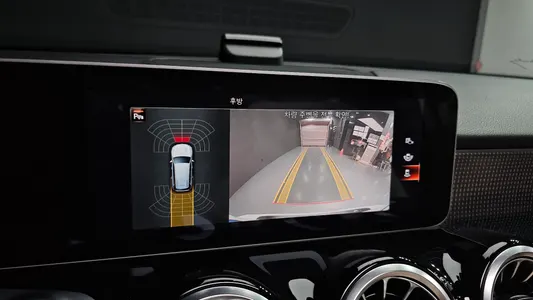 Mercedes-Benz GLB-Class X247 GLB220 2020 14