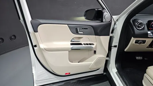Mercedes-Benz GLB-Class X247 GLB220 2020 24