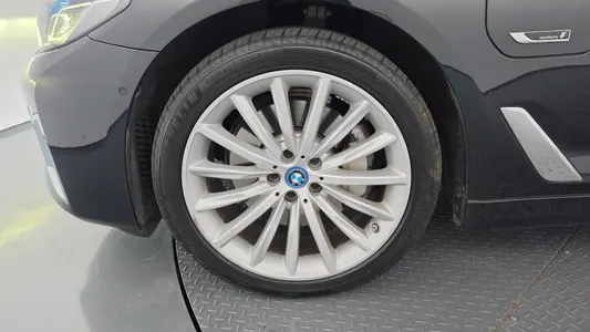 BMW 5 Series (G30) 530e 2022 5