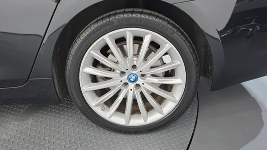 BMW 5 Series (G30) 530e 2022 20