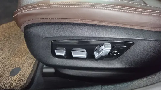 BMW 5 Series (G30) 530e 2022 29