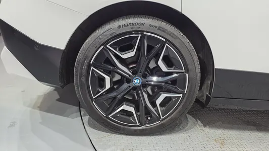 BMW iX xDrive50 2022 5