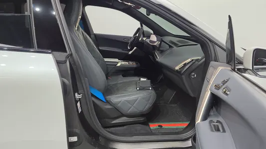 BMW iX xDrive50 2022 27