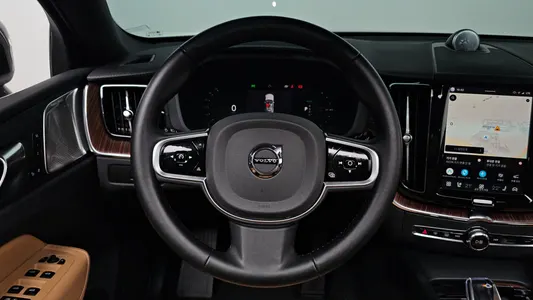 Volvo XC60 2 T8 2024 13