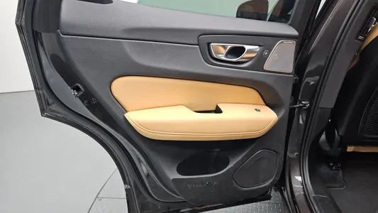 Volvo XC60 2 T8 2024 26