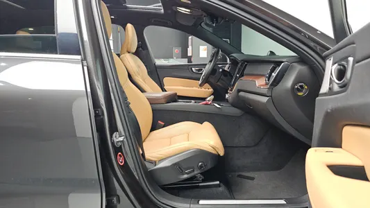 Volvo XC60 2 T8 2024 27