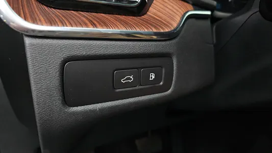Volvo XC60 2 T8 2024 28