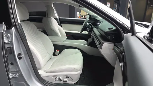 Hyundai (GN7) 2025 11