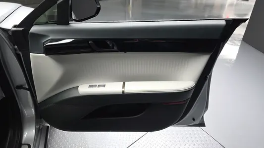 Hyundai (GN7) 2025 25