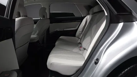 Hyundai (GN7) 2025 27