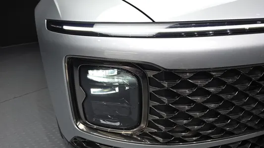 Hyundai (GN7) 2025 23