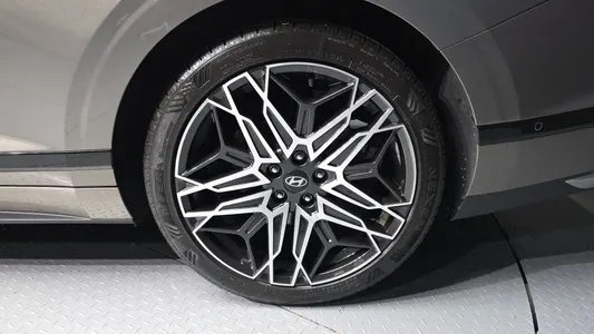 Hyundai (GN7) 2023 5