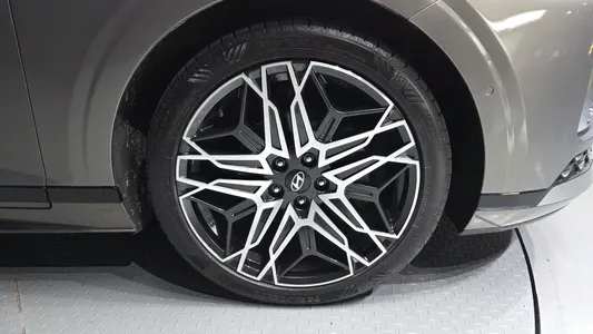 Hyundai (GN7) 2023 22