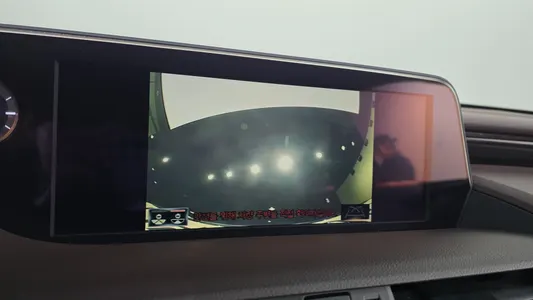 Lexus ES300h 7 2019 13