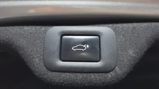 Lexus ES300h 7 2019 17