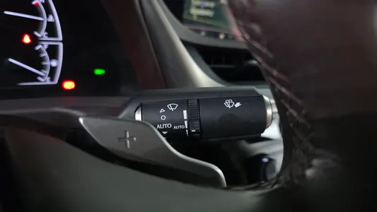 Lexus ES300h 7 2019 29