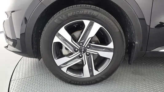 Kia 4 HEV 1.6 2WD 2023 5
