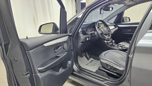BMW 2 Series Tourer (F45) 2015 10