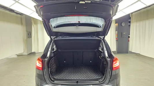 BMW 2 Series Tourer (F45) 2015 17