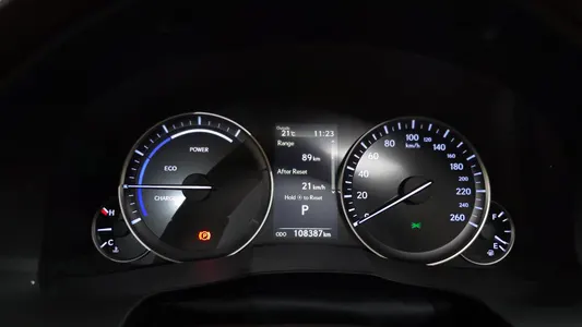 Lexus ES300h 2017 8
