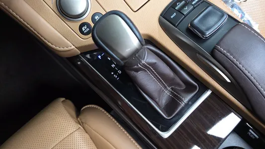 Lexus ES300h 2017 9
