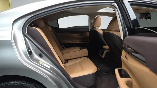 Lexus ES300h 2017 11