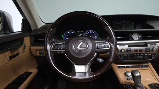 Lexus ES300h 2017 13