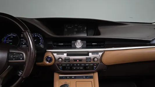 Lexus ES300h 2017 14