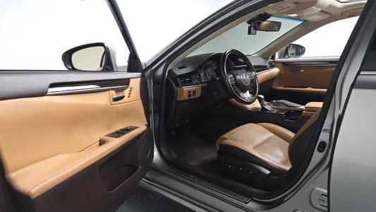 Lexus ES300h 2017 10