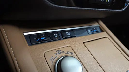 Lexus ES300h 2017 17