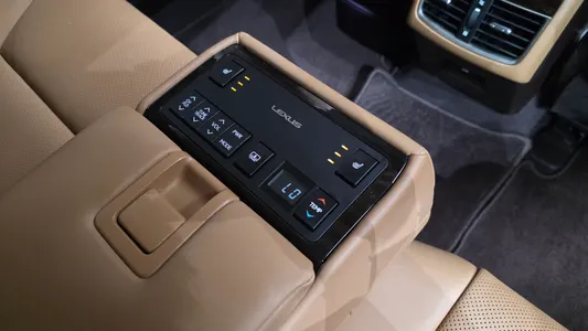 Lexus ES300h 2017 18