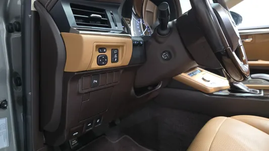 Lexus ES300h 2017 19